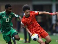 开云体育-关于比赛擂台激战持续，球员们拼尽全力求胜的信息