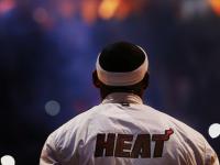 开云下载-德罗赞一手掌控比赛走势，广厦队全面压制国王