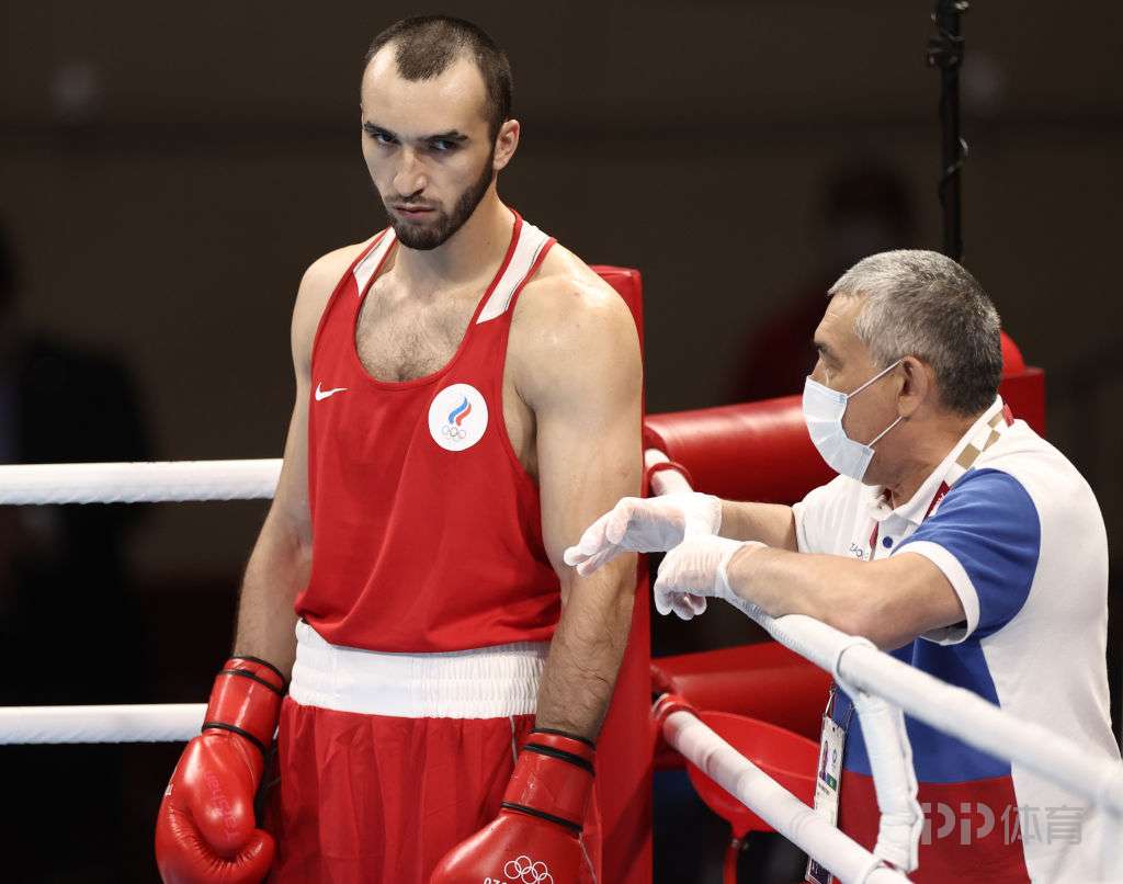 捷克体育代表团勇夺金牌，备战布拉格马拉松赛的简单介绍