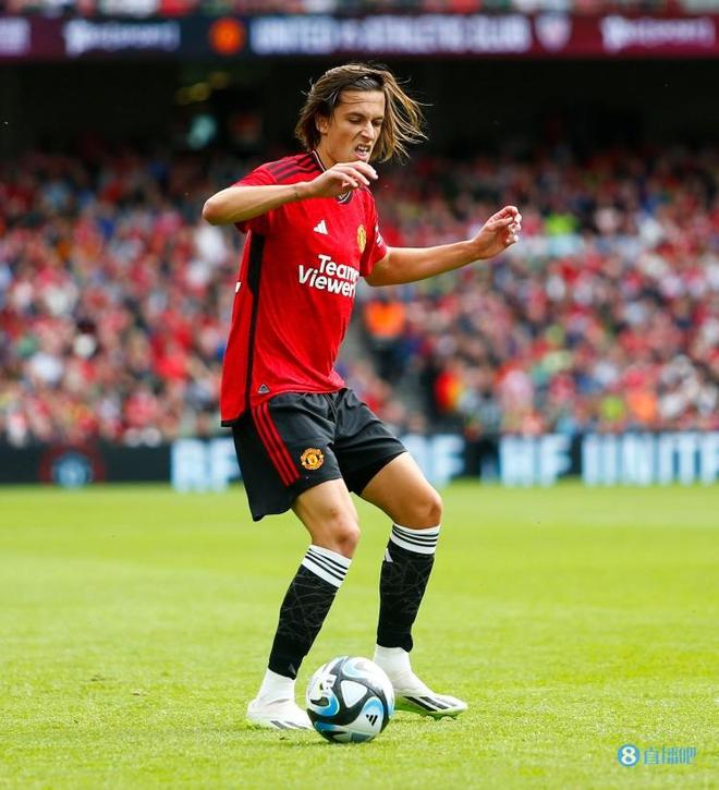 格拉纳达客场不敌埃瓦尔,遭遇失利 格拉纳达客场不敌埃瓦尔,遭遇失利