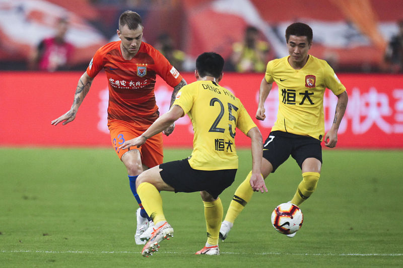 关于富力主场逼平恒大,比赛进程频频变动,胡安努玛助攻连线的信息 关于富力主场逼平恒大,比赛进程频频变动,胡安努玛助攻连线的信息