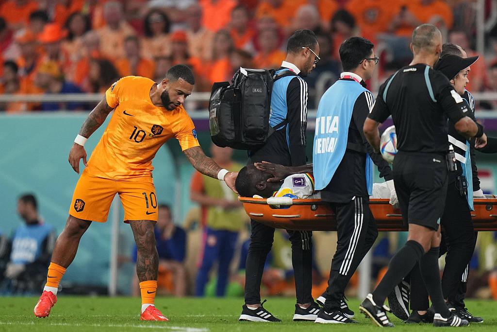 冰岛队遭逆转惨败,球迷情绪跌至谷底 冰岛队遭逆转惨败,球迷情绪跌至谷底