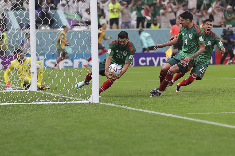 关于瑞典轻取墨西哥，马丁内利统治全场的信息