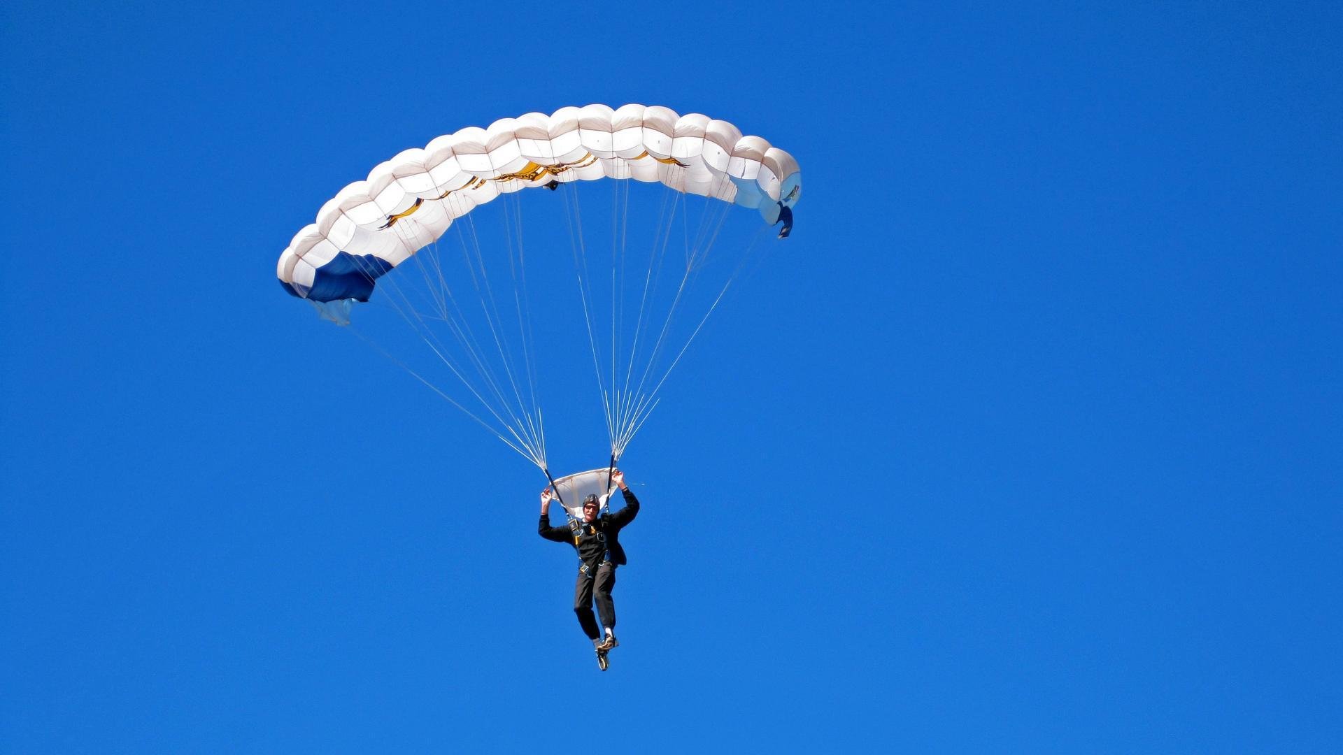 跨越大陆的统治力，从智利橄榄球风暴到托尼的NBA季后赛传奇