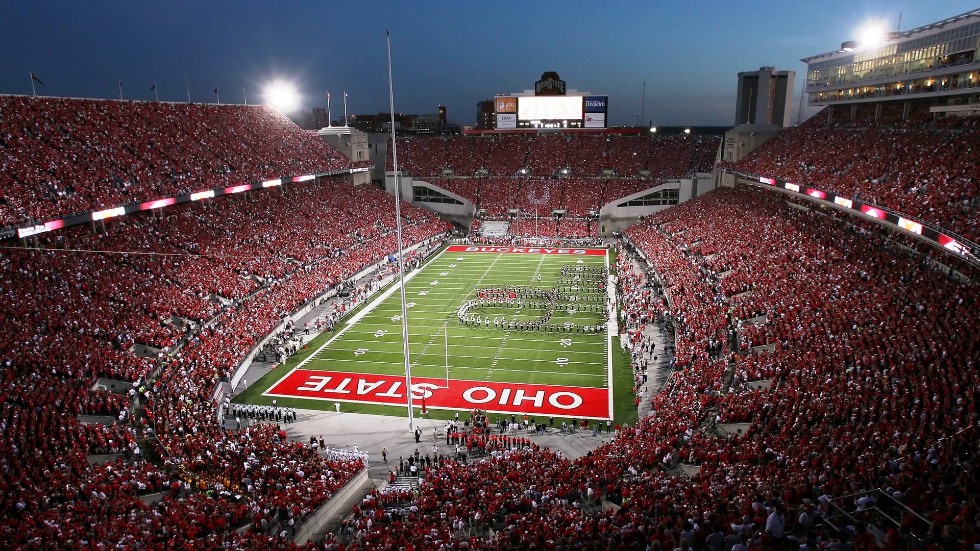 赛道上的宿命对决，哈斯鏖战雷诺，汉密尔顿一骑绝尘